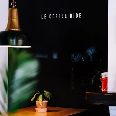Le Coffee Ride Cycling Cafe 3*