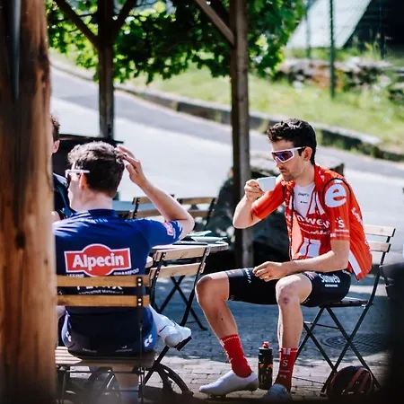 Hotel Le Coffee Ride Cycling Cafe