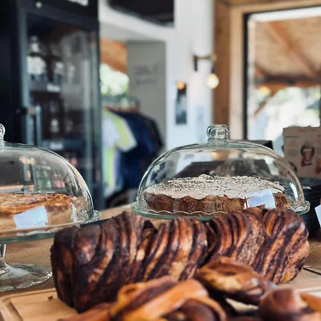 Szálloda Le Coffee Ride Cycling Cafe 3*