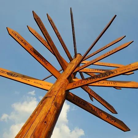 Le Coffee Ride Cycling Cafe 3*