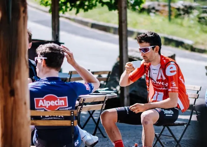 Hotel Le Coffee Ride Cycling Cafe