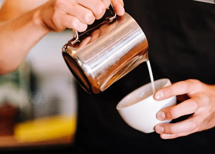 Hotel Le Coffee Ride Cycling Cafe