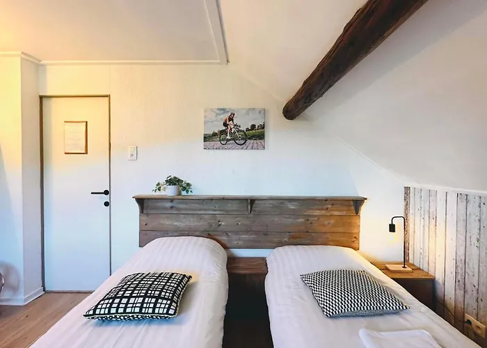 Hotel Le Coffee Ride Cycling Cafe 3*